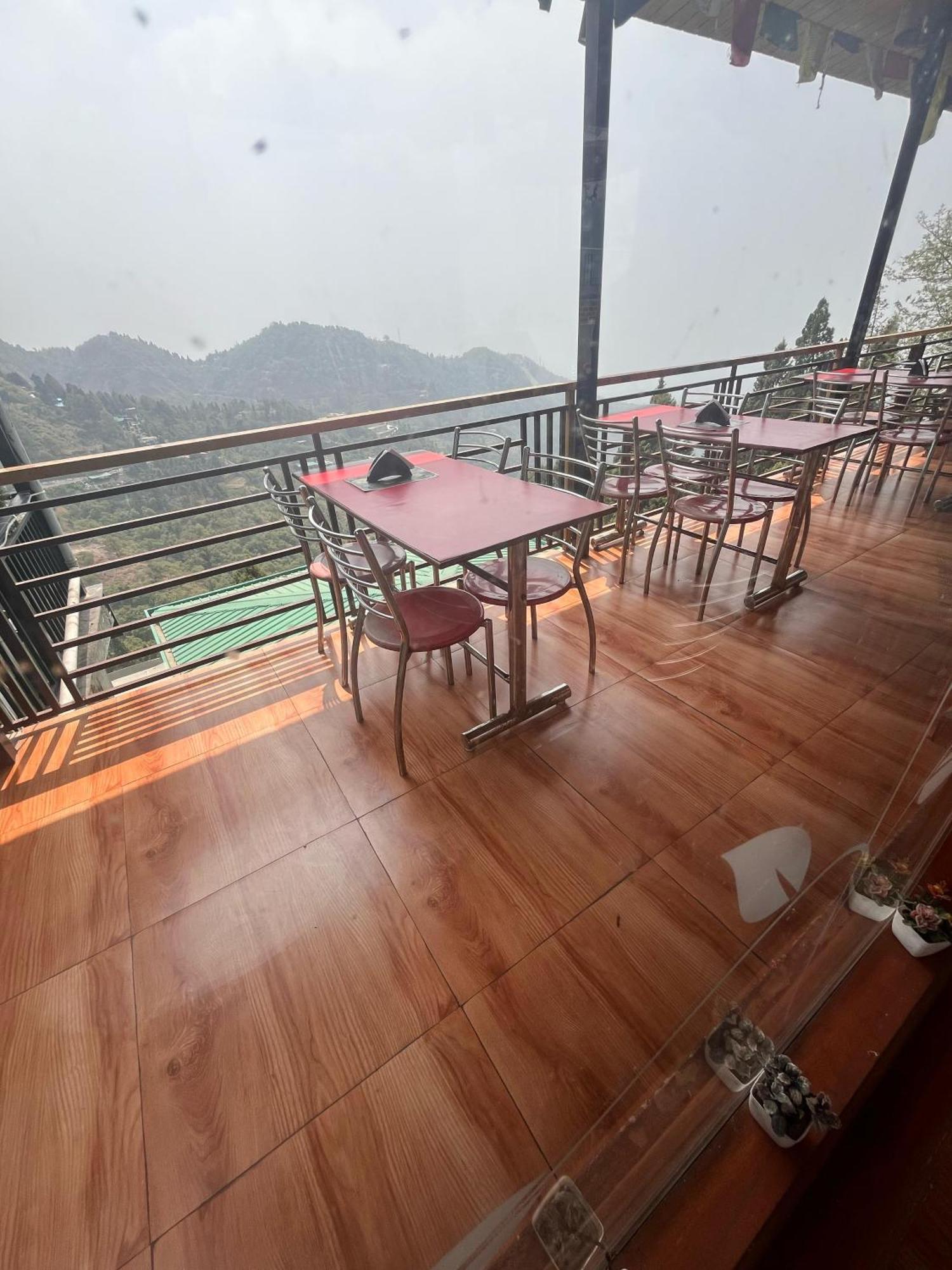 Royal Hill Inn Mussoorie Exterior foto